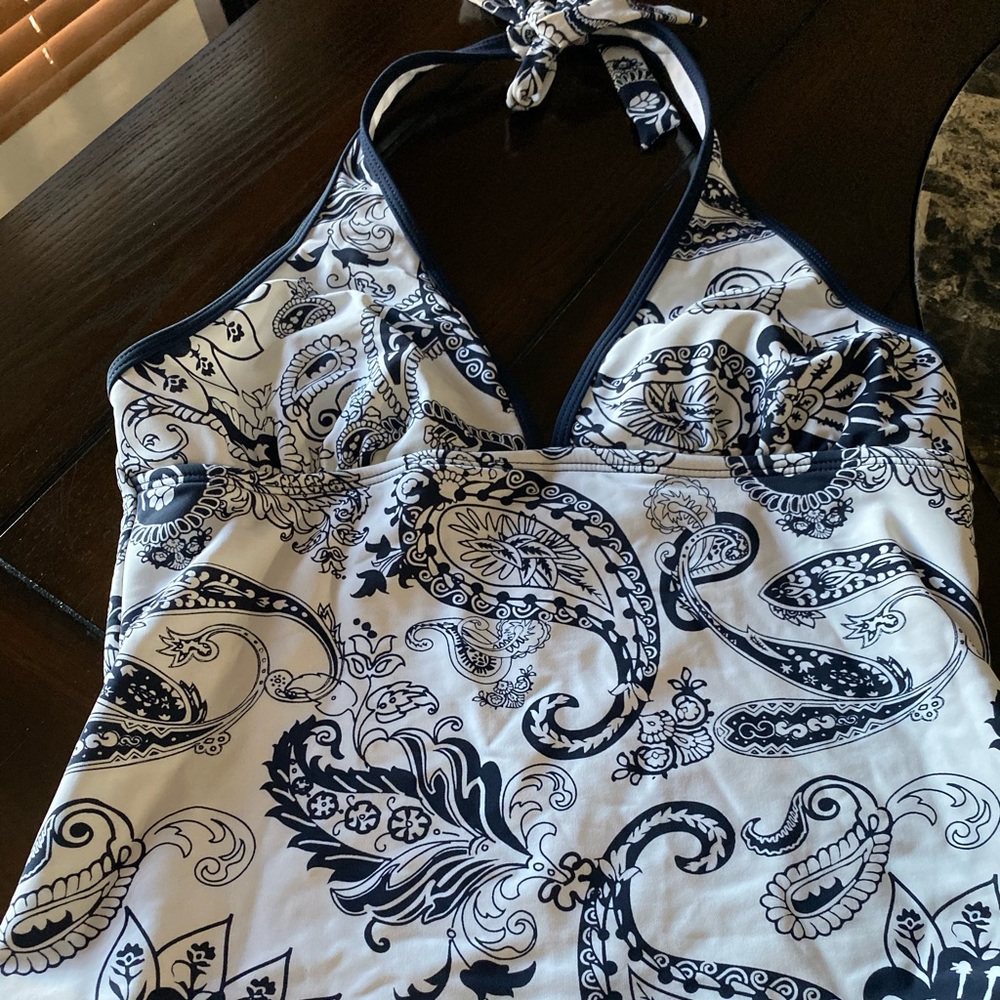 Swimwear - Picture 2 of 8